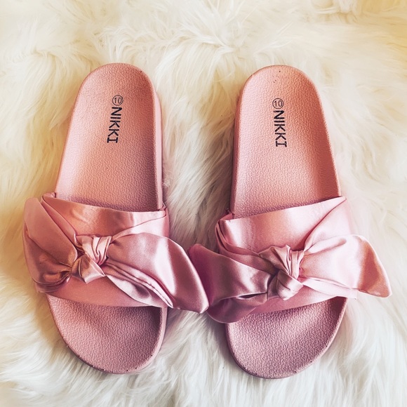 (NIB) Nikki Pink Silk Bow Sliders - Picture 4 of 4